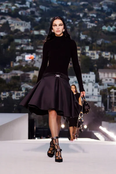 Look 17